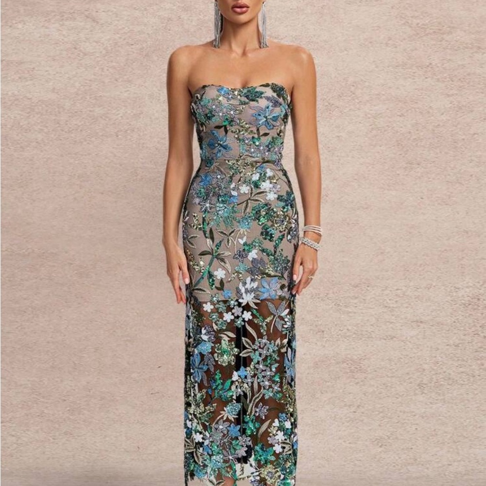 Chic Strapless Floral Dress in Black and Blue